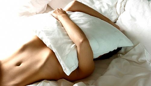 

Você sabe a diferença entre frigidez e falta de libido na mulher? Apesar de, na prática, serem condições similares, a escolha do termo importa - e muito - neste caso. 
 Além de muitas pessoas confundirem os dois quadros, o uso da palavra 